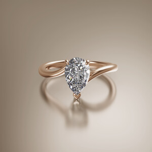 Rose Gold 3-Claw Solitaire Pear-Shaped Diamond Ring