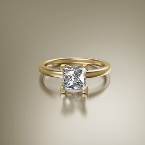 Yellow Gold 4-Claw Solitaire Princess Cut Diamond Ring