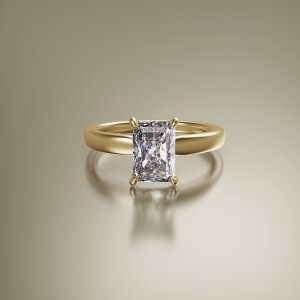 Yellow Gold 4-Claw Solitaire Radiant Cut Diamond Ring