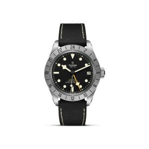 Montre TUDOR Black Bay Pro boîtier en acier 39 mm, bracelet hybride caoutchouc et cuir