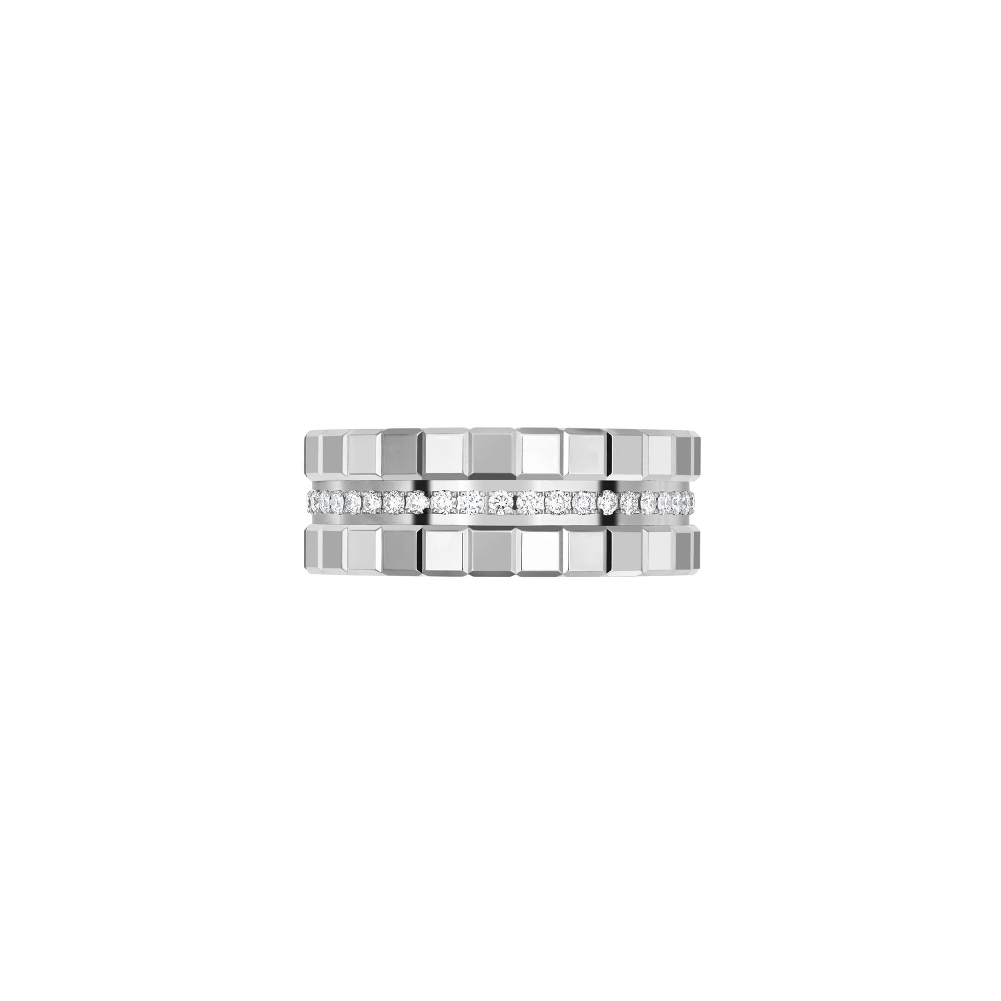 Bague Chopard Ice Cube en or blanc et diamants semi-sertis, taille 52