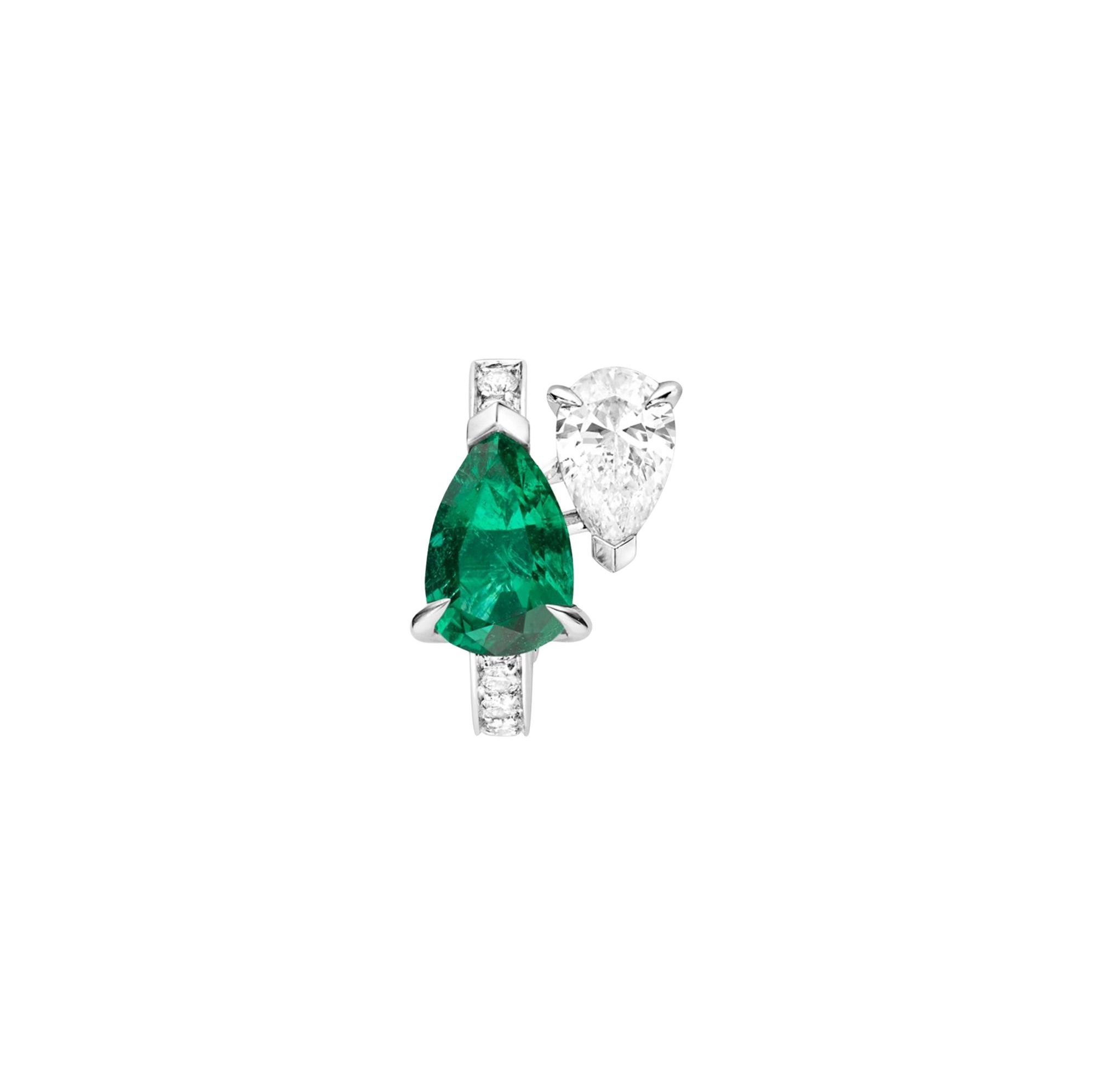 Mono boucle d'oreille droite Repossi Serti sur Vide en or blanc, diamant et émeraude