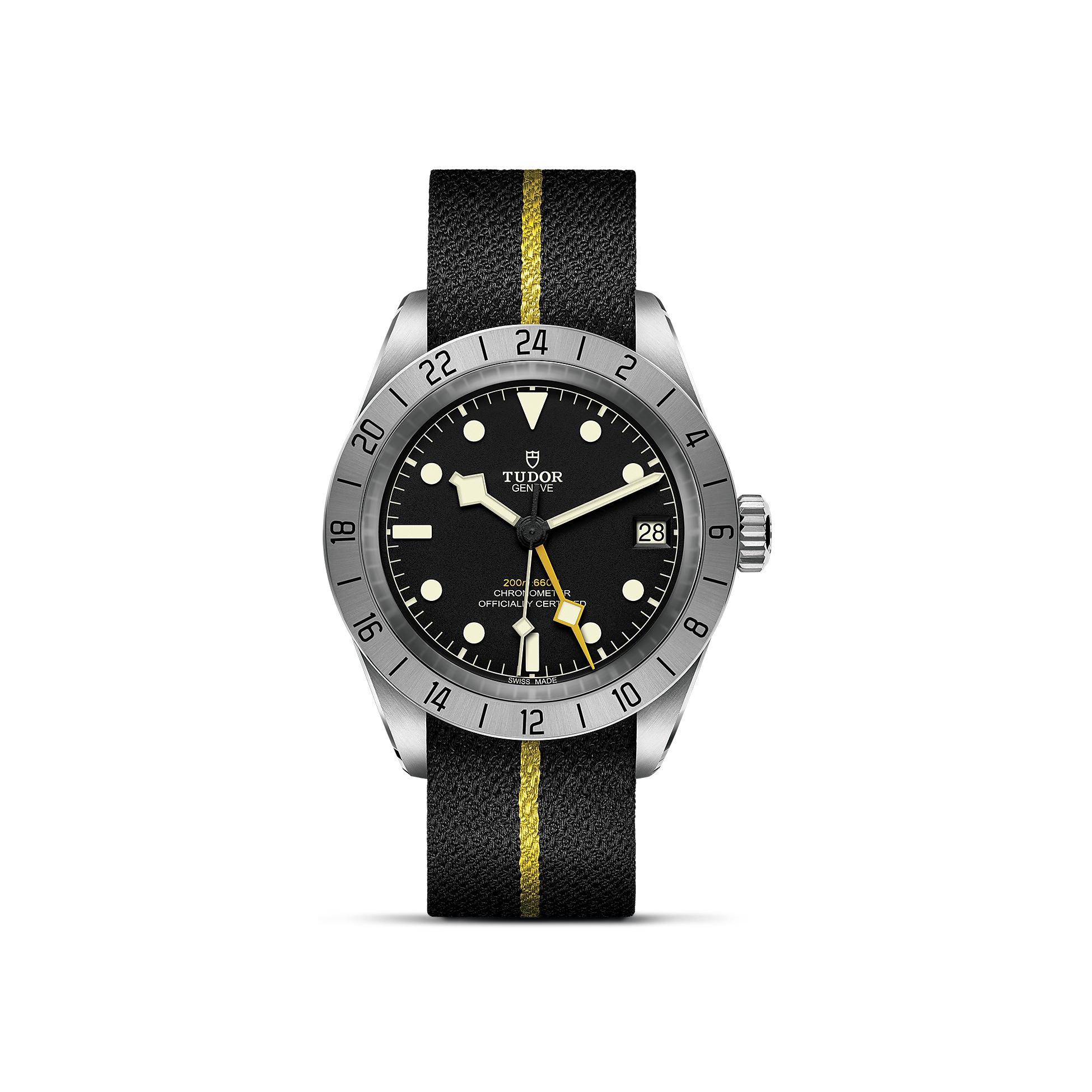 Montre TUDOR Black Bay Pro boîtier en acier 39 mm, bracelet en tissu noir avec bande jaune