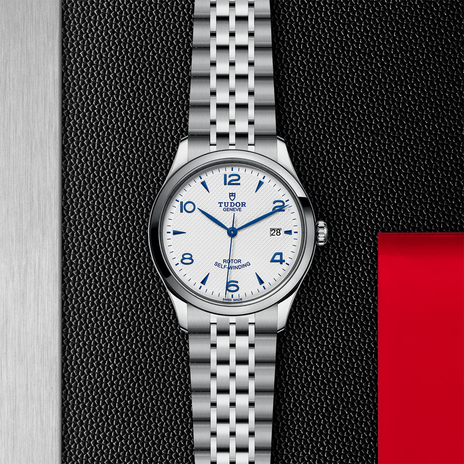 Montre TUDOR 1926 boîtier en acier 39 mm, cadran opalin et bleu