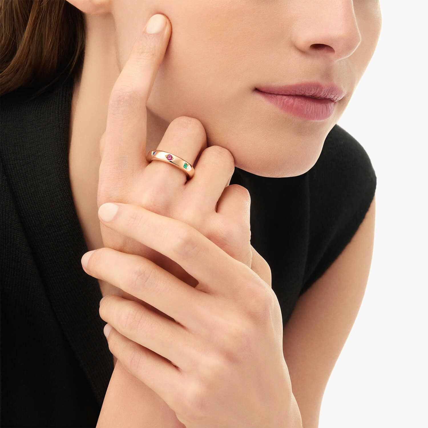 Bague Pomellato Iconica Slim en or rose avec rubis, saphir bleu et émeraude