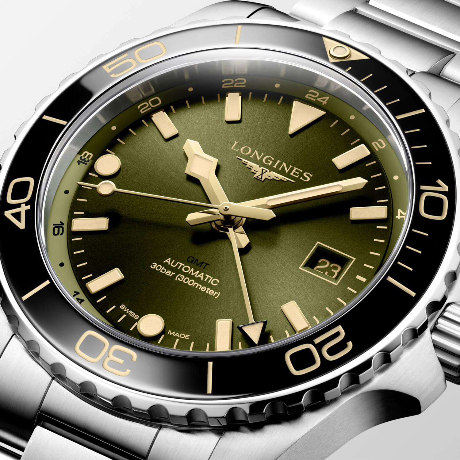 Montre Longines HydroConquest GMT 43mm L3.890.4.06.6 cadran Vert bracelet Acier L3.890.4.06.6