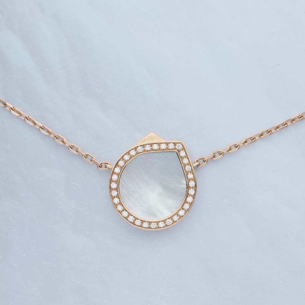 Collier Repossi Antifer en or rose, diamants et nacre