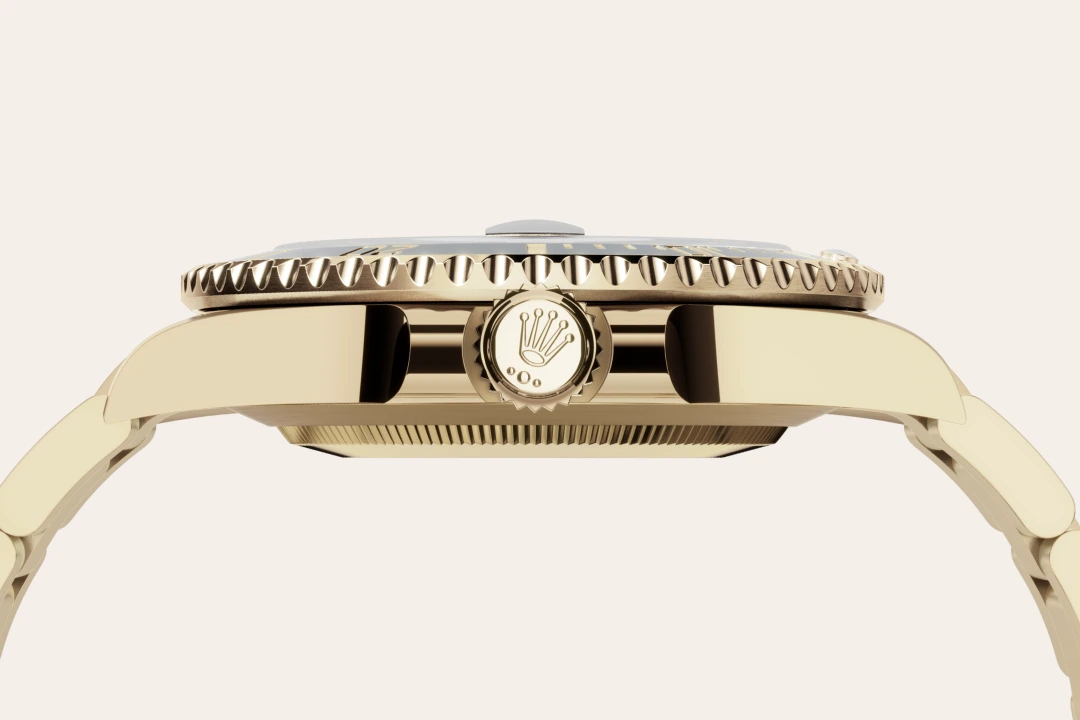 Rolex Submariner in 18 ct yellow gold, M126618LN-0002