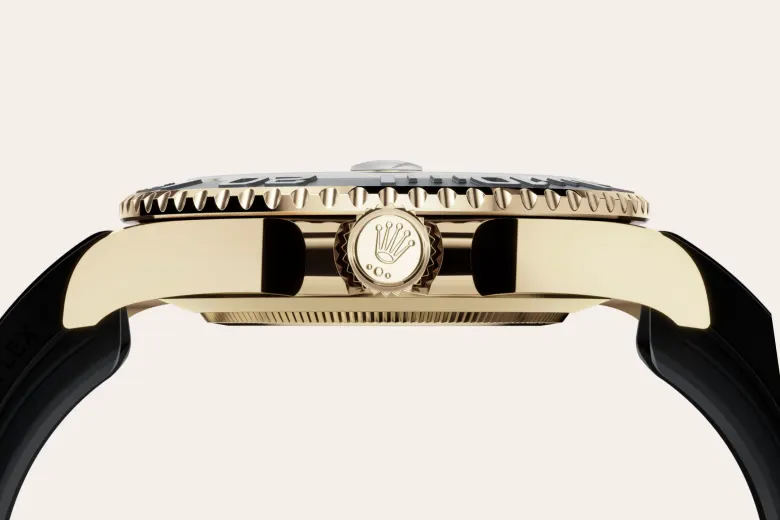 Rolex Yacht-Master 42 en Or jaune 18 ct M226658-0001 chez Ferret