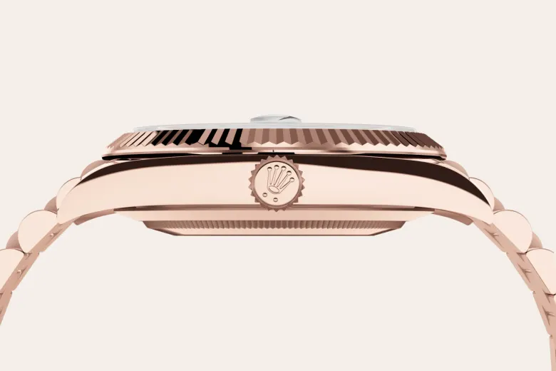 Rolex Day-Date 40 en Or Everose 18 ct M228235-0045 chez Hall of Time