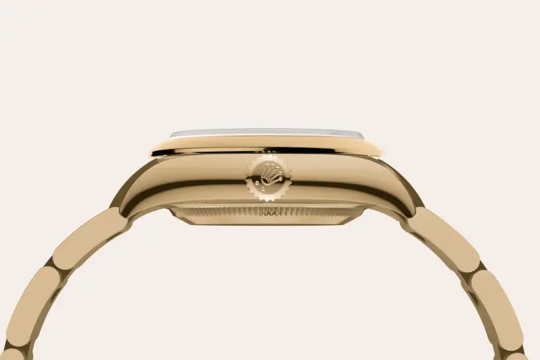 Rolex Oyster Perpetual 28 in 18 ct yellow gold M276208-0002 at Auberi