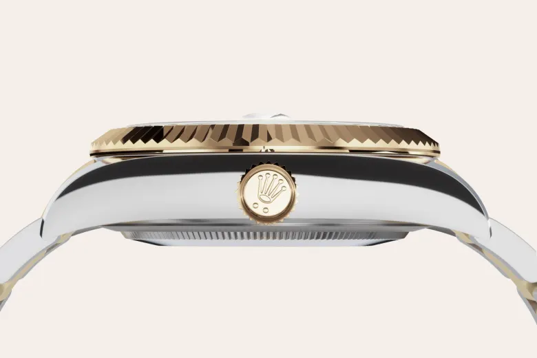 Rolex Sky-Dweller en Rolesor jaune – combinaison d’acier Oystersteel et d’or jaune M336933-0003 chez Veron Roques