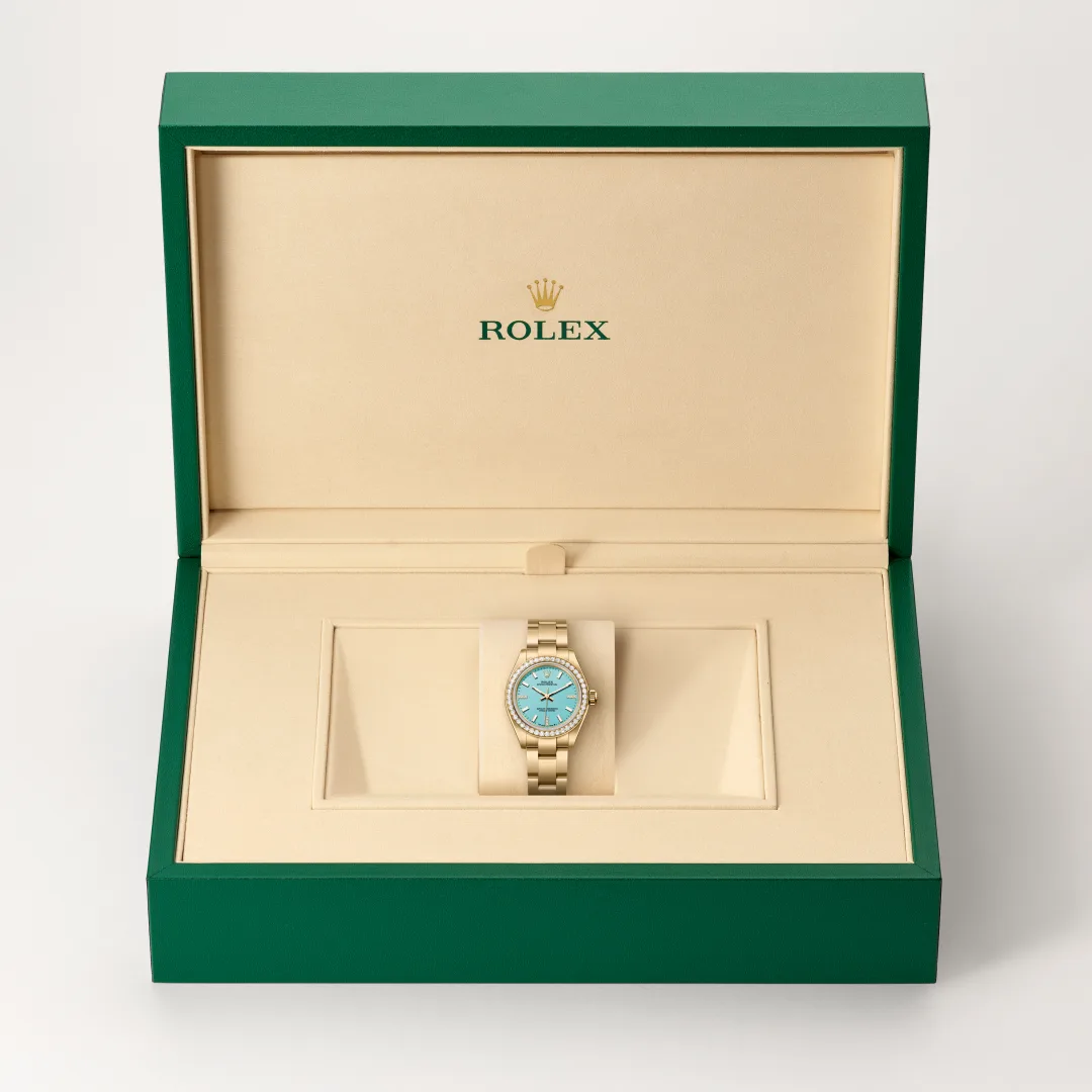 Rolex Oyster Perpetual 28 in 18 ct yellow gold M276248RBR-0001 at Boutique Rolex Genève