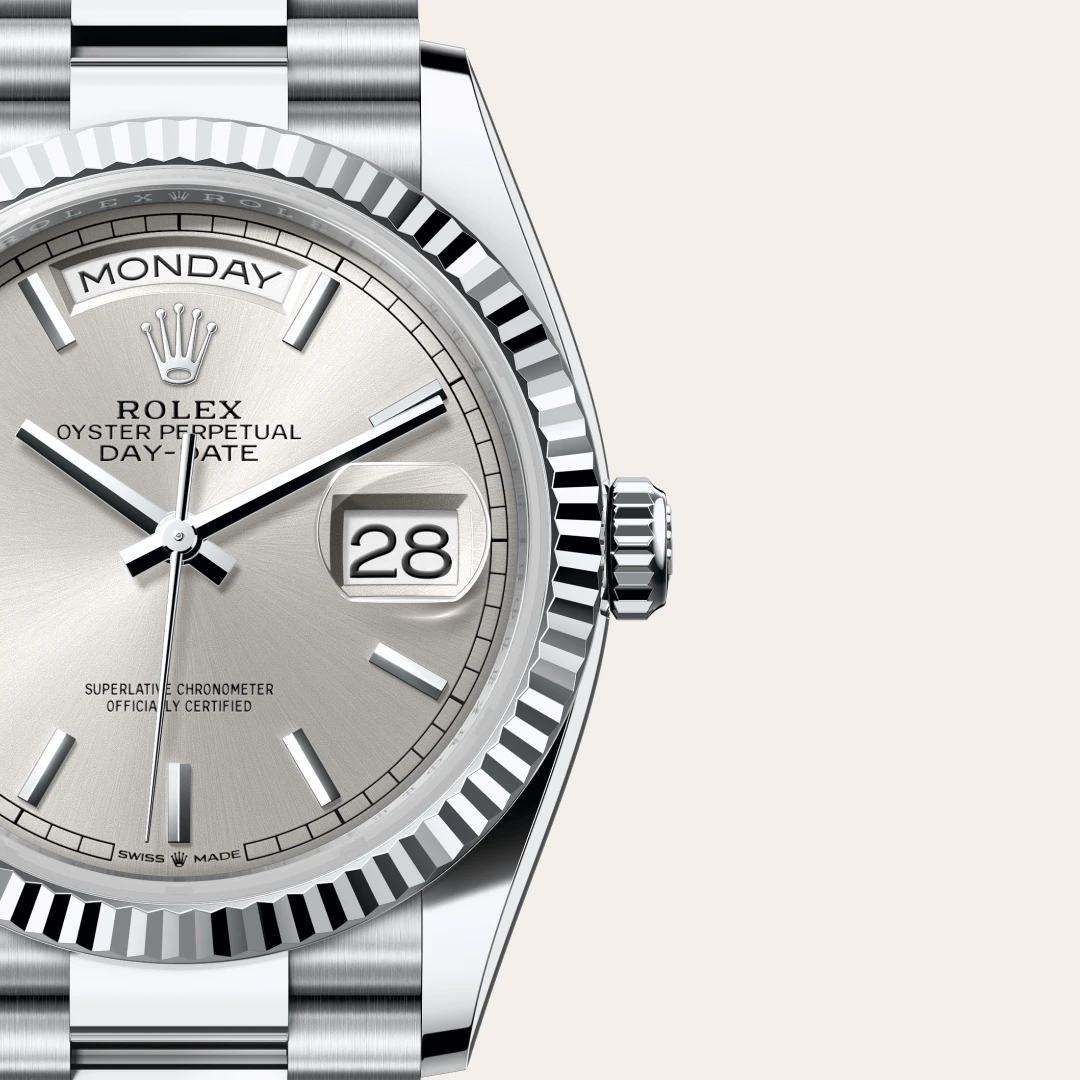 Rolex Day-Date 36 en Platine M128236-0001 chez Maison Prieur