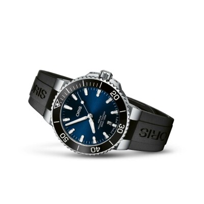 Oris Aquis Date watch