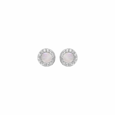 Boucles d'oreilles tige argent rhodié ronde nacre blanche contour oxydes blancs sertis