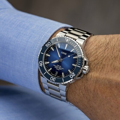 Oris Aquis Date watch