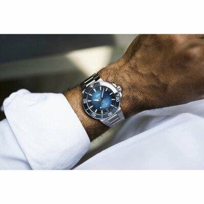 Oris Aquis Date watch