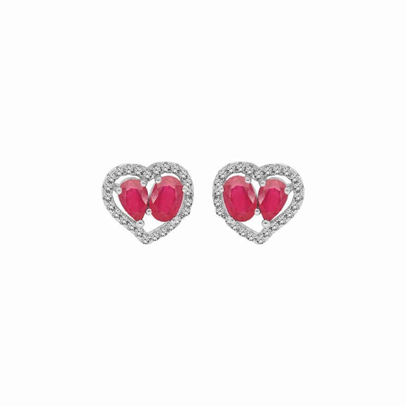 Boucles d'oreilles puces en argent rhodié 2 rubis véritables contour forme cœur topazes blanches serties