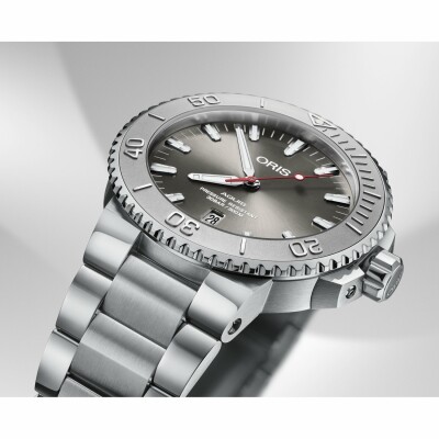 Oris Aquis Date Relief watch