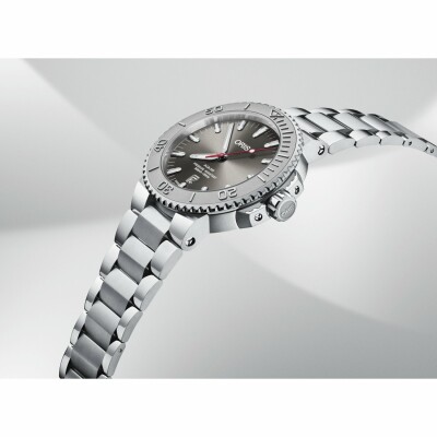 Oris Aquis Date Relief watch