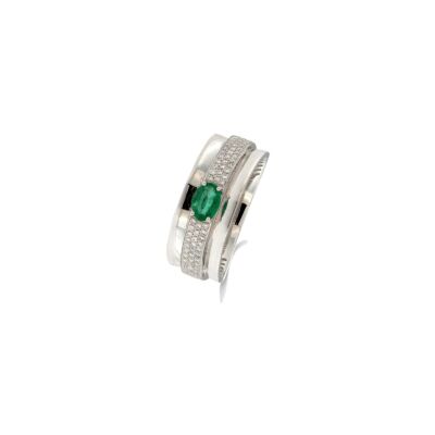 Bague en or blanc, diamants et émeraude