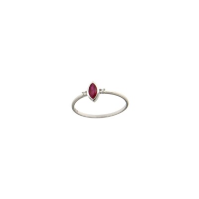 Bague en or blanc, diamants et rubis