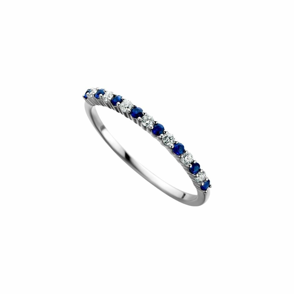 Alliance en or blanc, saphirs et diamants de 0.12ct