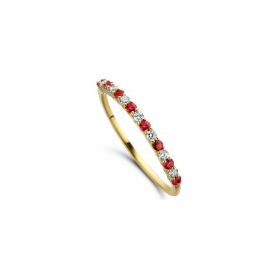 Bague en or jaune, rubis et diamants de 0.16ct