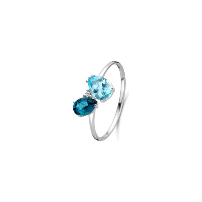 Bague en or blanc et topaze