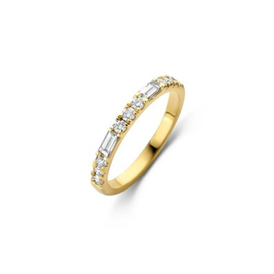 Alliance en or jaune et diamants