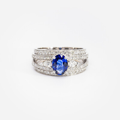 Bague or blanc, diamants & saphir 