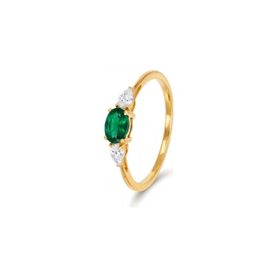Bague avec motif en or jaune, emeraude et diamants