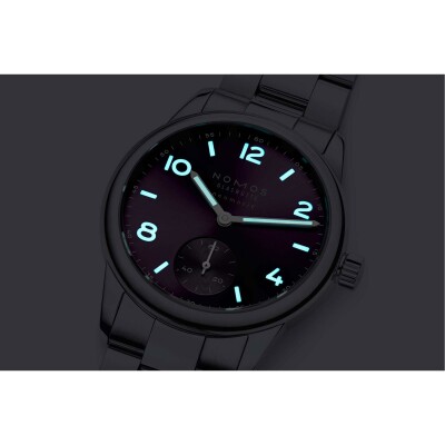 Montre NOMOS Glashütte Club Sport Neomatik 34 purple