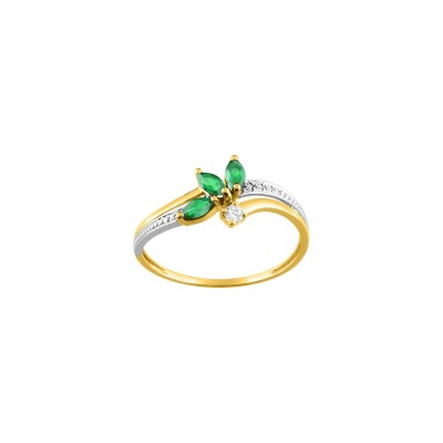 Bague en or jaune rhodié, oxyde de zirconium et émeraudes