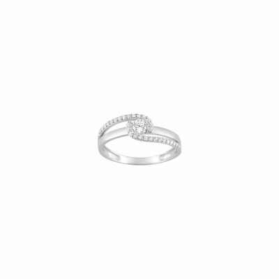 Bague en or blanc et oxydes de zirconium