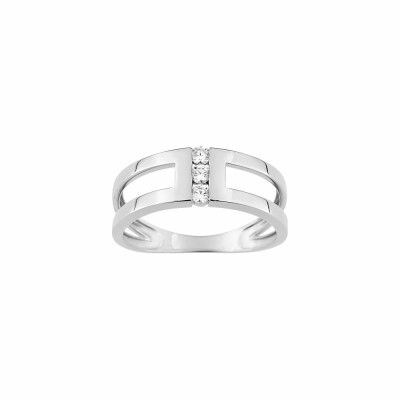 Bague en or blanc et oxyde de zirconium