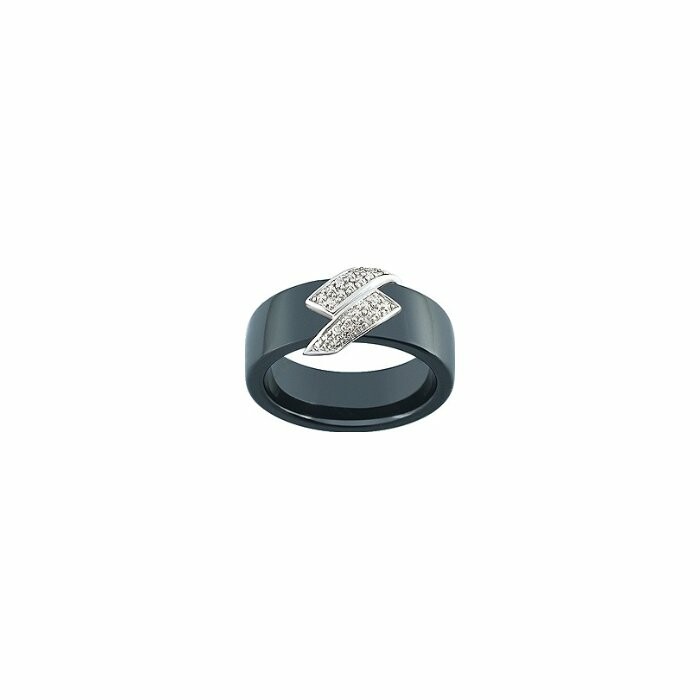 Bague en céramique, or blanc et diamants