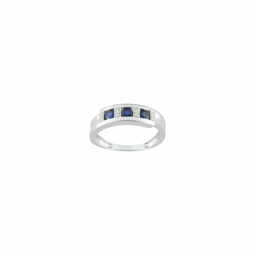 Bague en or blanc et oxydes de zirconium