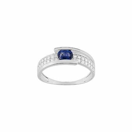 Bague en or blanc, saphir et oxydes de zirconium