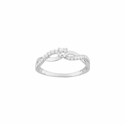 Bague en or blanc et oxydes de zirconium