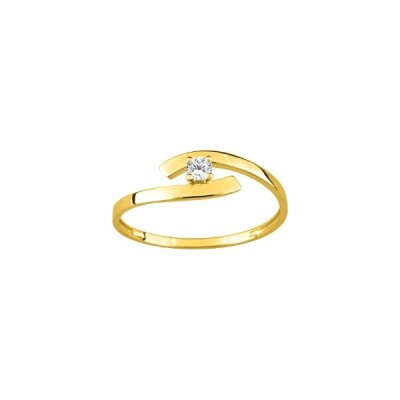 Bague en or jaune et oxyde de zirconium