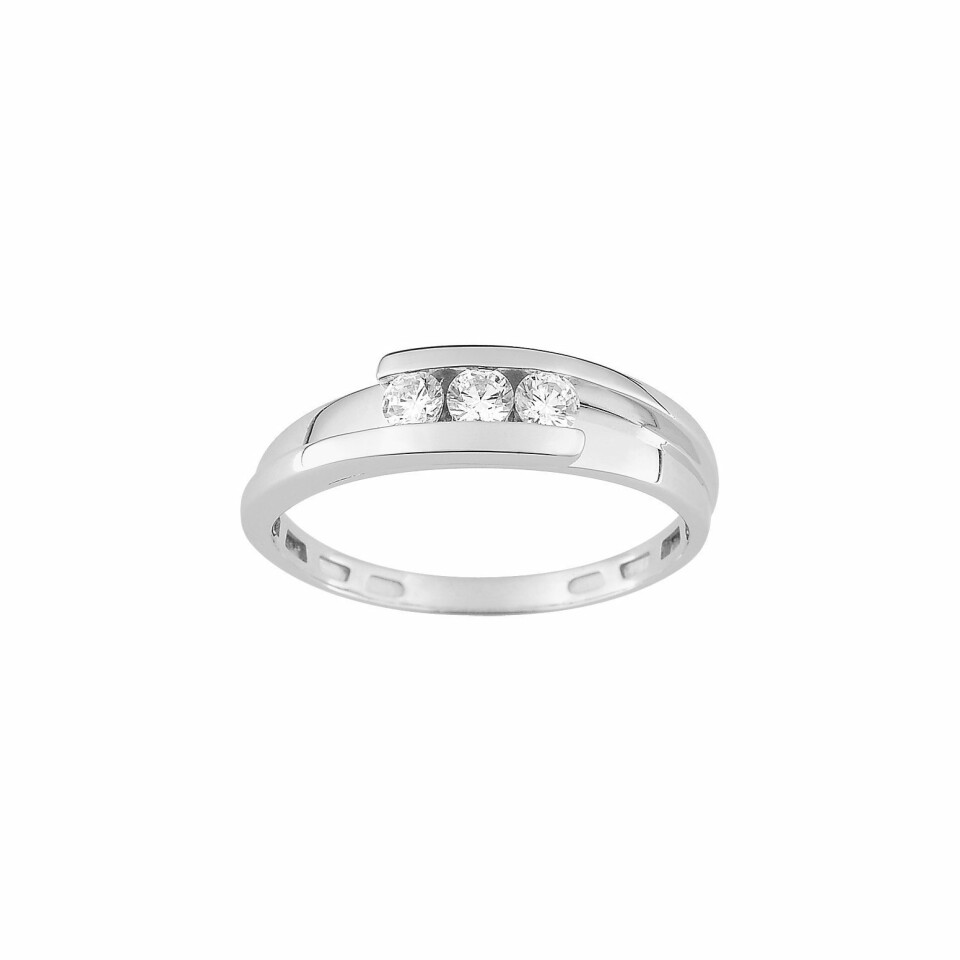 Bague en or blanc et oxydes de zirconium