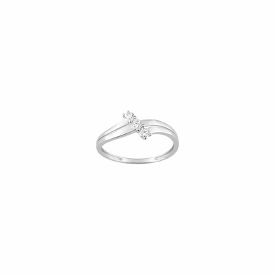 Bague en or blanc et oxydes de zirconium