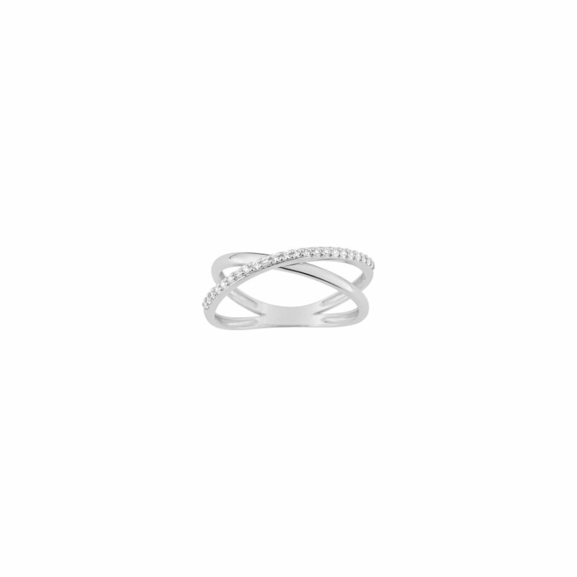 Bague en or blanc et oxydes de zirconium