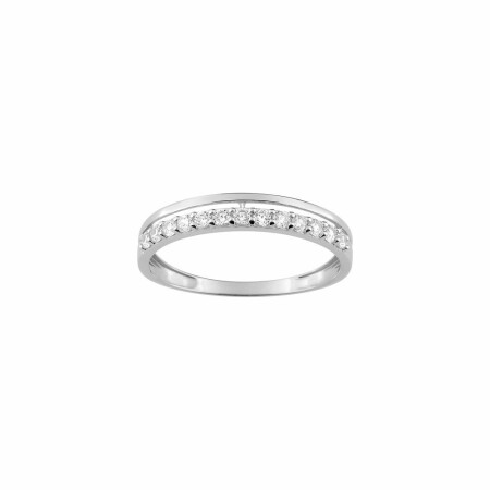 Bague en or blanc et oxydes de zirconium