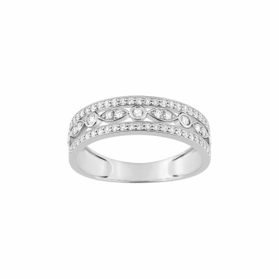 Bague en or blanc et oxydes de zirconium