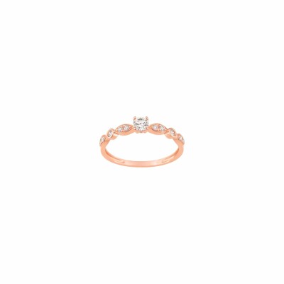 Bague en or rose et oxydes de zirconium