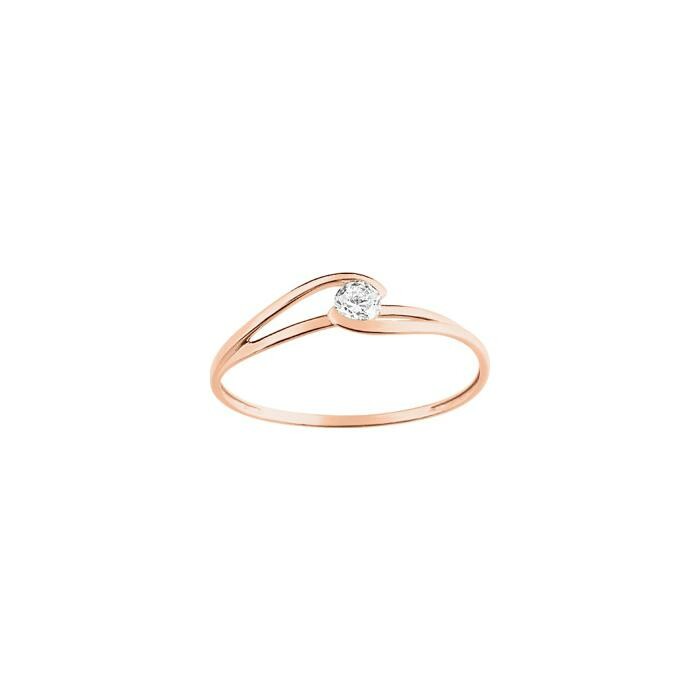 Bague en or rose et oxyde de zirconium