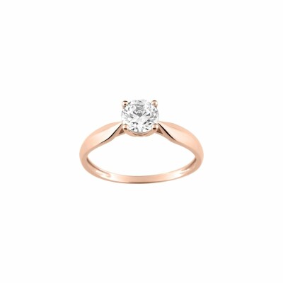 Solitaire en or rose et oxyde de zirconium